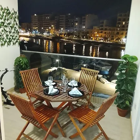 Sorrento Apartment *